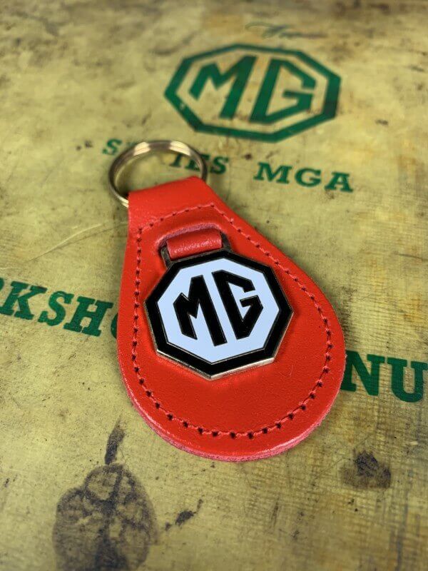 Porte clé MG en cuir Rouge Ovale