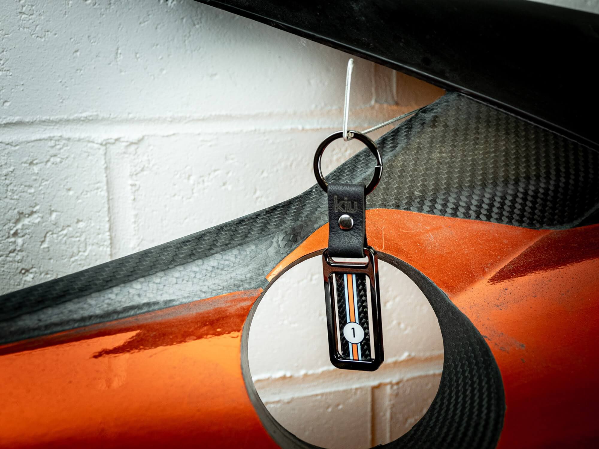 Porte-clés de voiture en fibre de carbone design cool pour housse