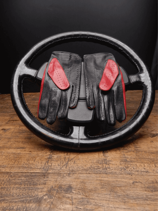 Driving gloves - Leather - black and burgundy red
