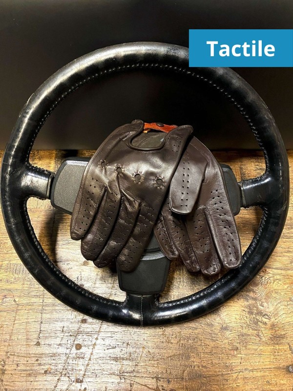 Tactile driving gloves cognac brown