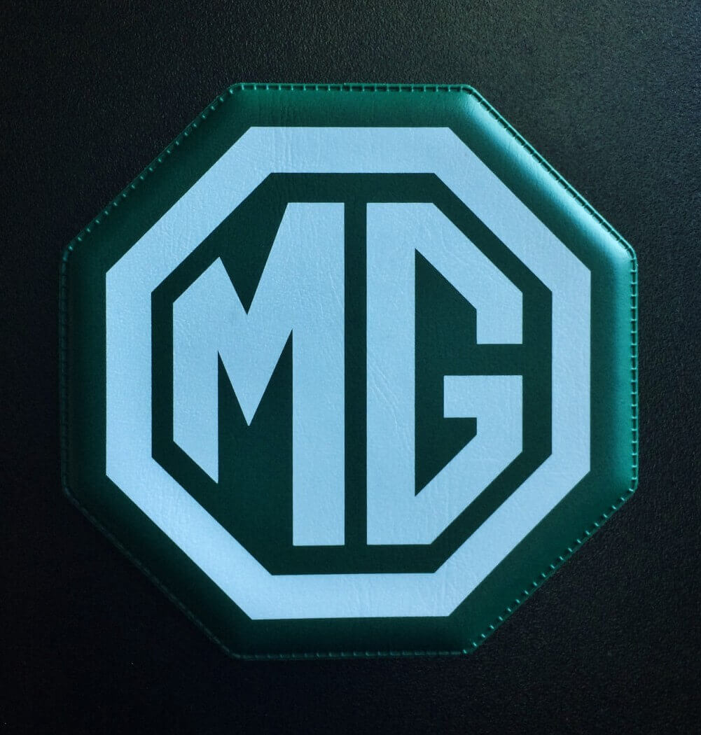 Under glass MG green